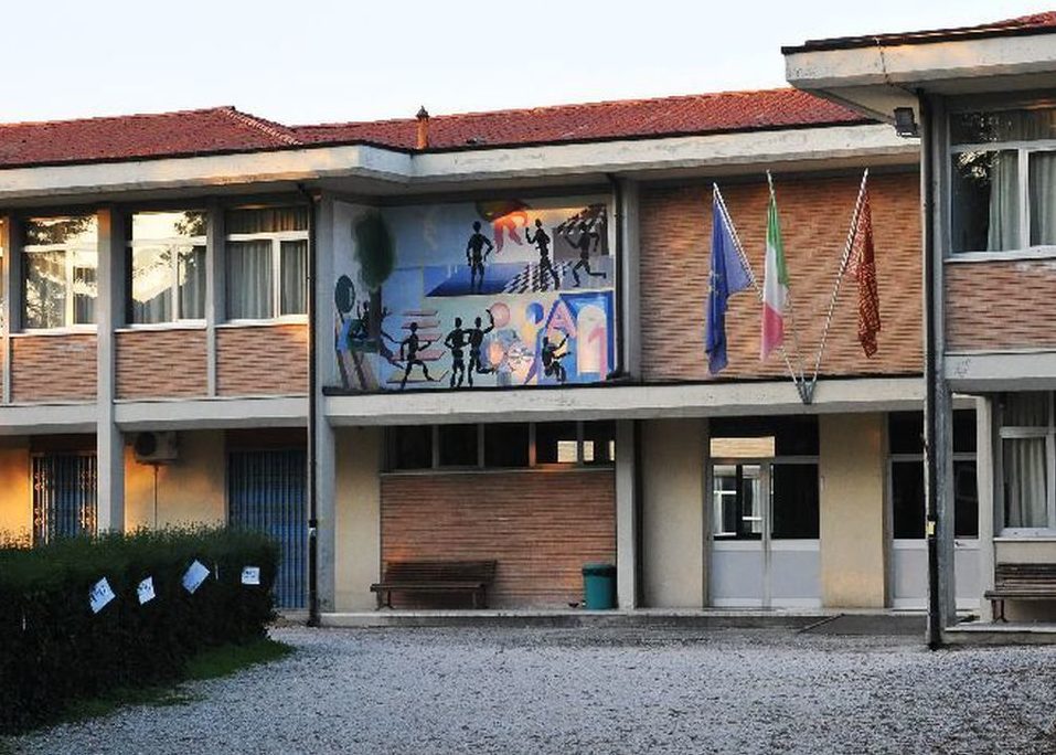 Sede della scuola secondaria "G. Pascoli"